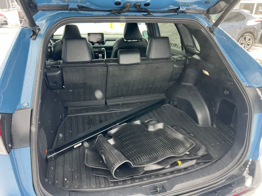 Thumbnail: 2022 Toyota RAV4 - 20