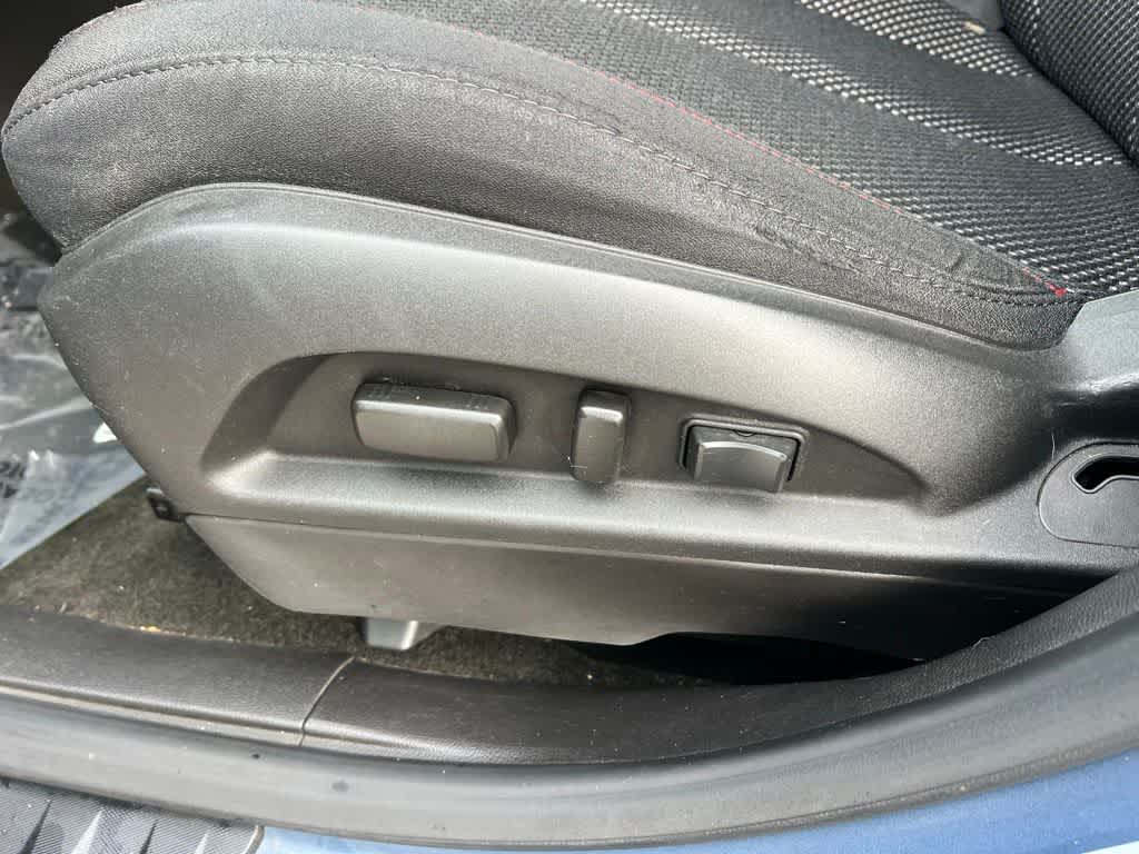 Thumbnail: 2012 Chevrolet Equinox - 17