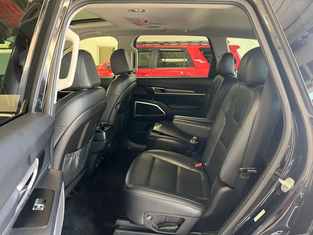 Thumbnail: 2022 Kia Telluride - 17