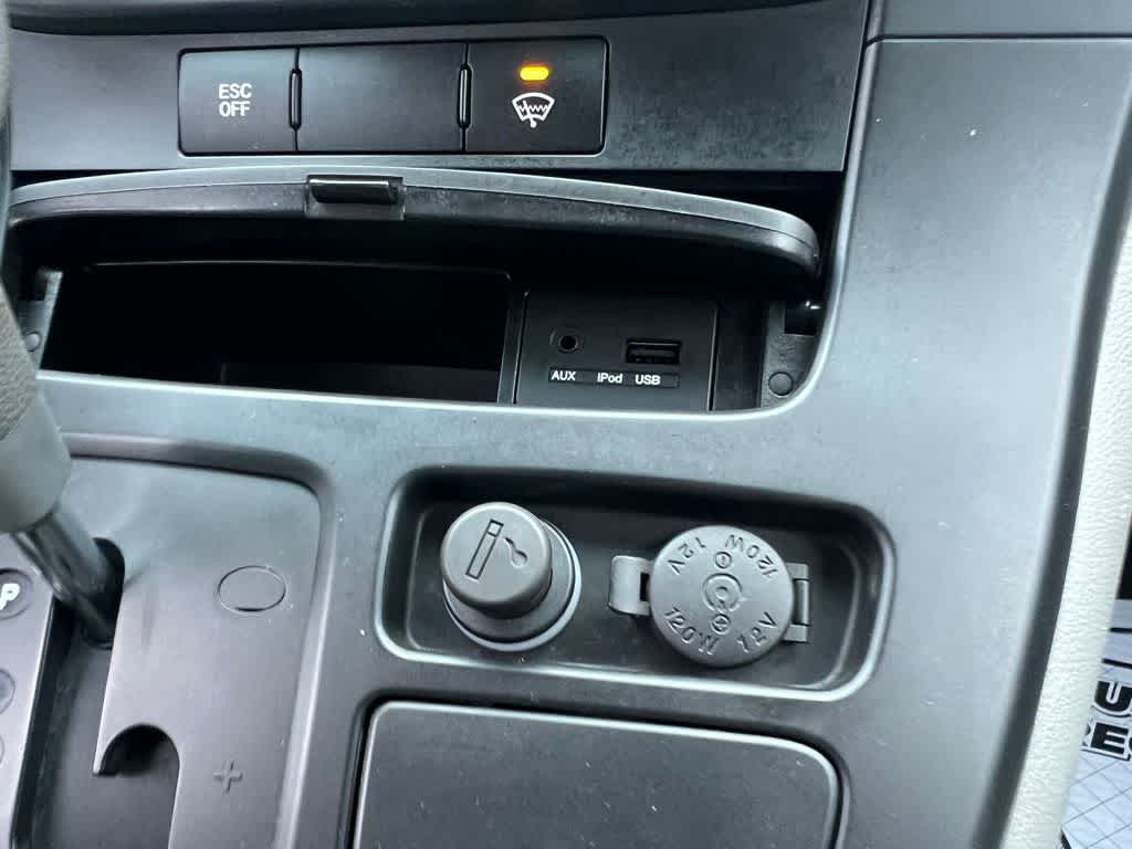 Thumbnail: 2012 Kia Sedona - 27