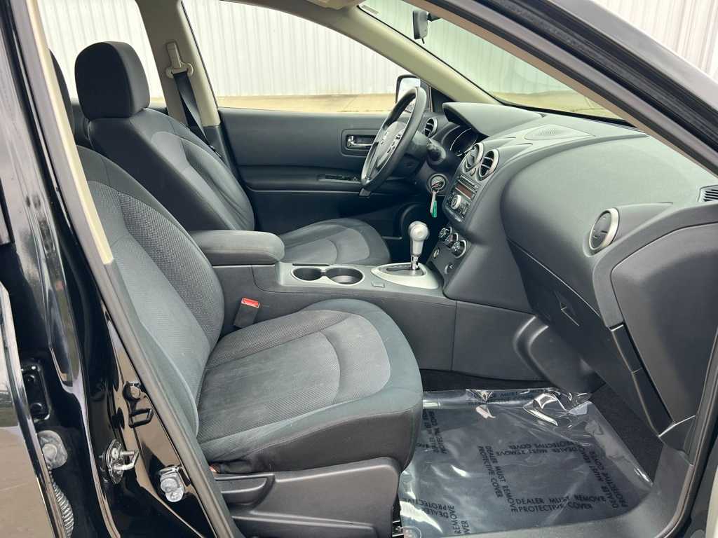 Thumbnail: 2012 Nissan Rogue - 17