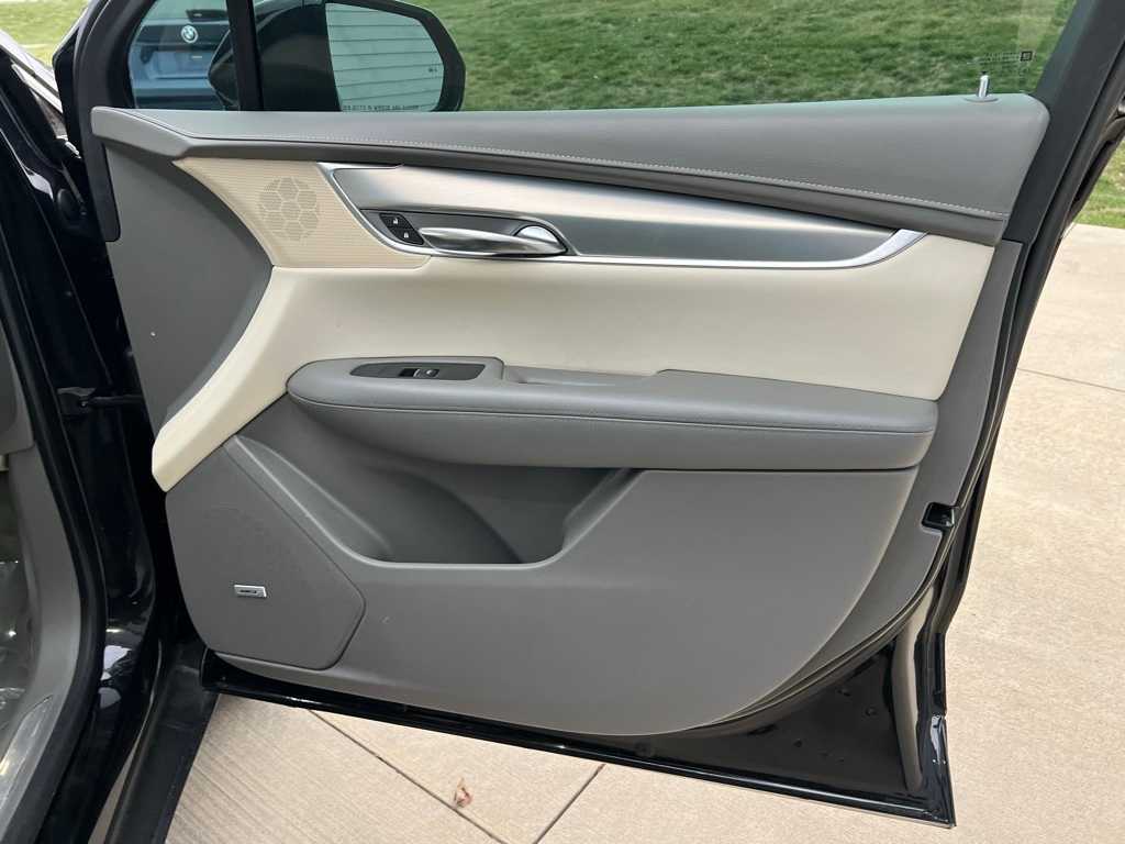 Thumbnail: 2017 Cadillac XT5 - 28