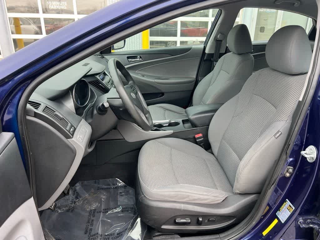 Thumbnail: 2011 Hyundai Sonata - 15