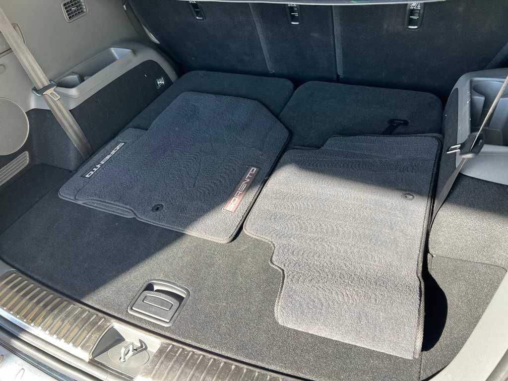 Thumbnail: 2019 Kia Sorento - 31