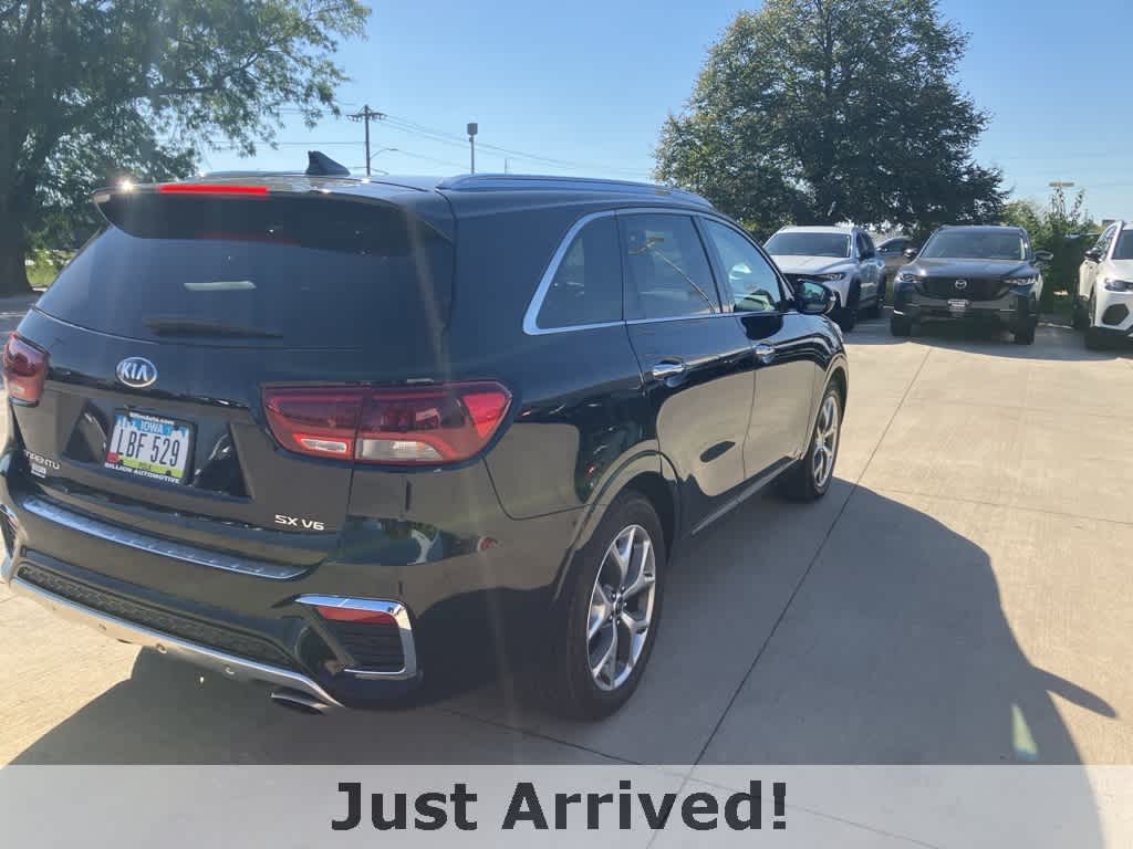 Thumbnail: 2019 Kia Sorento - 4