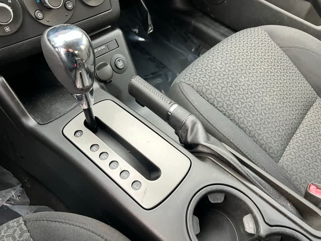 Thumbnail: 2009 Pontiac G6 - 30