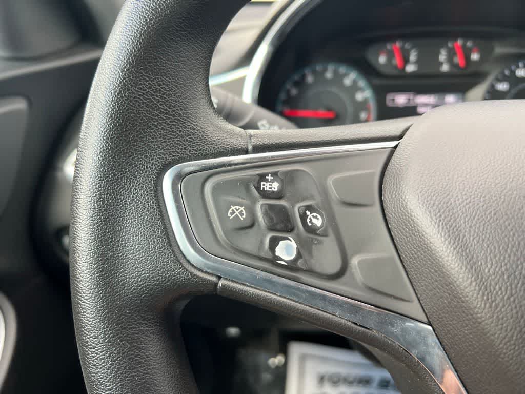 Thumbnail: 2017 Chevrolet Malibu - 19