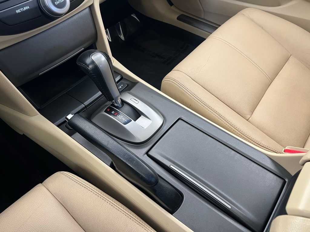 Thumbnail: 2012 Honda Crosstour - 27