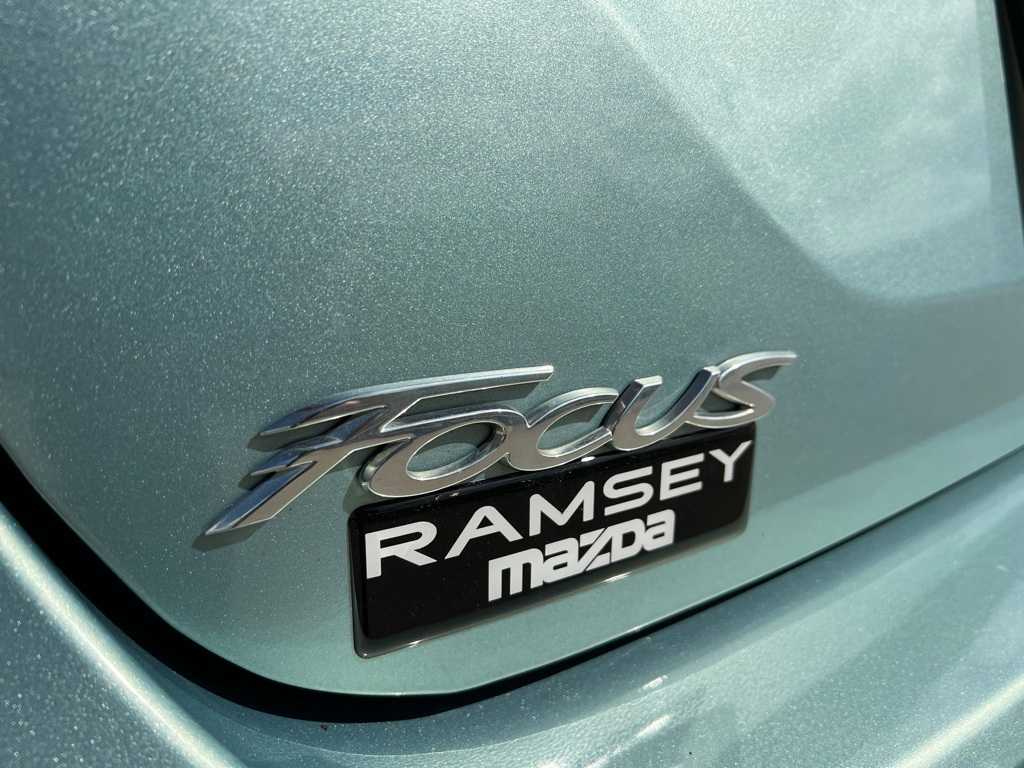 2012 Ford Focus SE 17