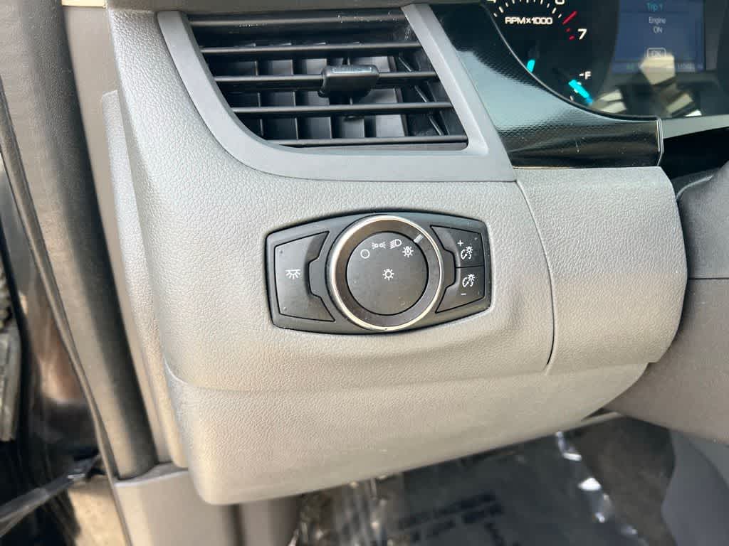 Thumbnail: 2013 Ford Edge - 17