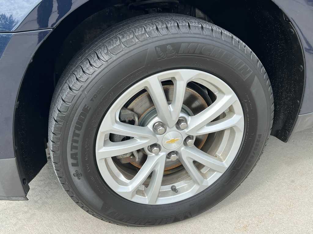 Thumbnail: 2017 Chevrolet Equinox - 10