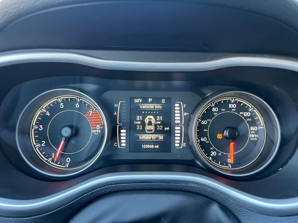 Thumbnail: 2016 Jeep Cherokee - 38