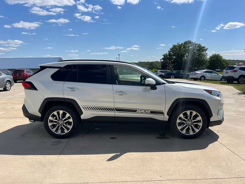 Thumbnail: 2020 Toyota RAV4 - 13