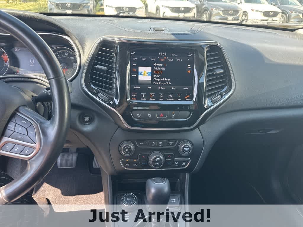 Thumbnail: 2019 Jeep Cherokee - 11