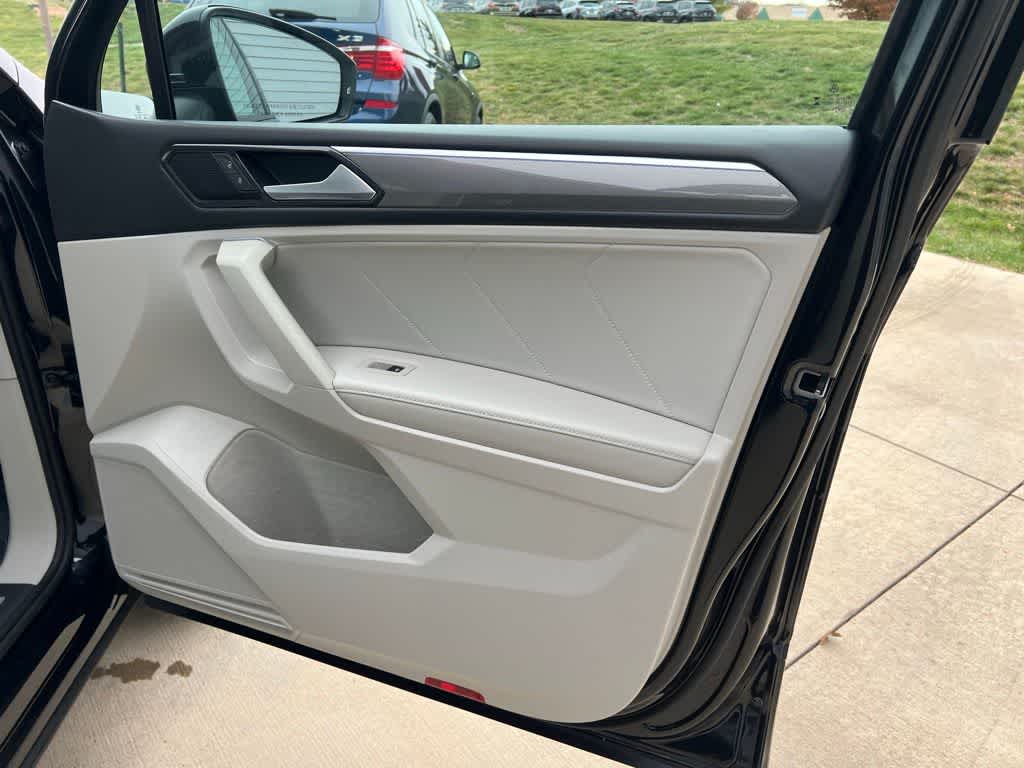 Thumbnail: 2023 Volkswagen Tiguan - 32