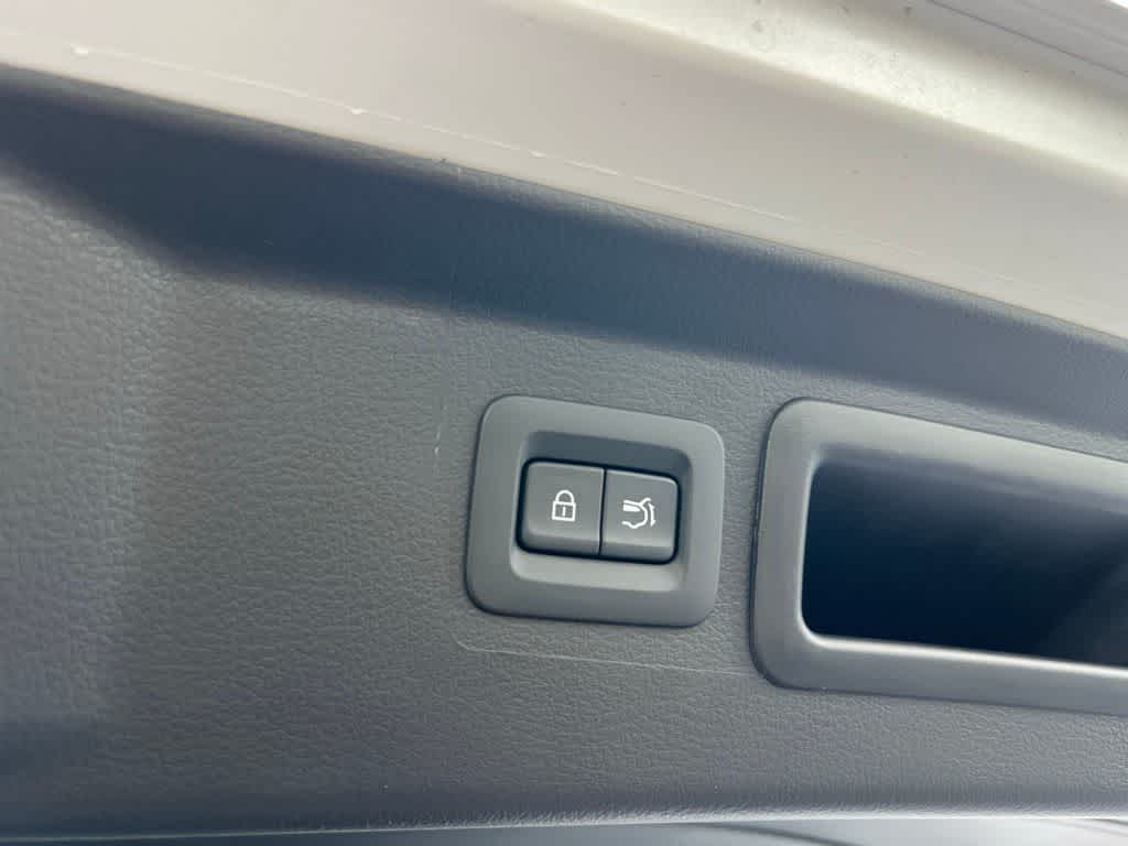 Thumbnail: 2025 Mazda CX-50 - 22