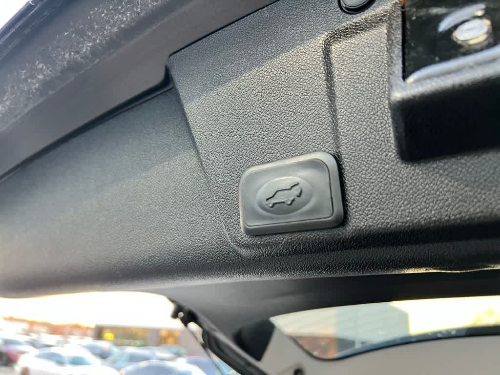 Thumbnail: 2016 Chevrolet Traverse - 20