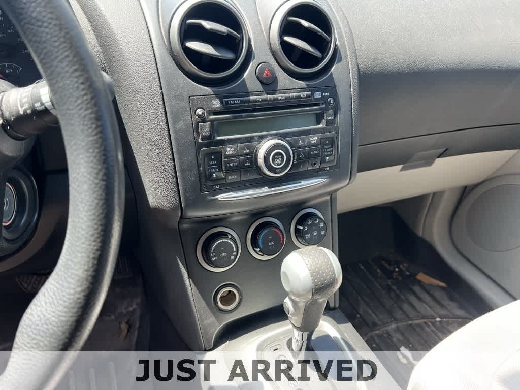Thumbnail: 2011 Nissan Rogue - 12