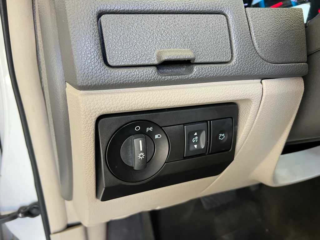 Thumbnail: 2012 Ford Fusion - 14