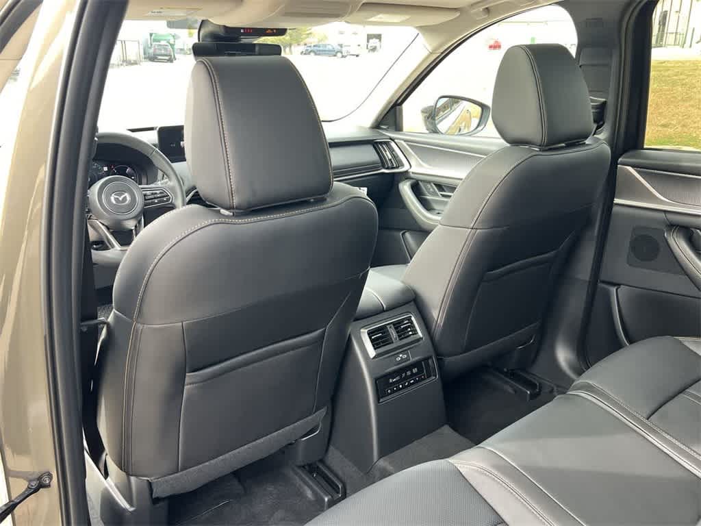 Thumbnail: 2025 Mazda CX-70 - 16