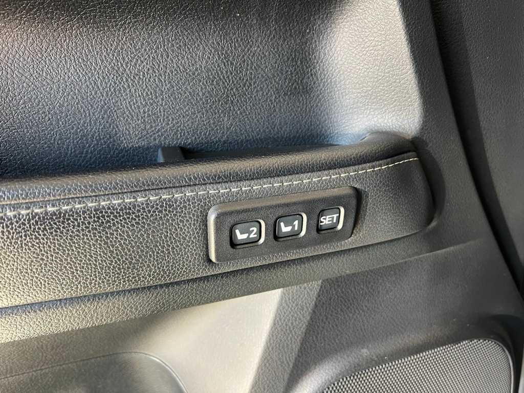 Thumbnail: 2020 Toyota 4Runner - 16