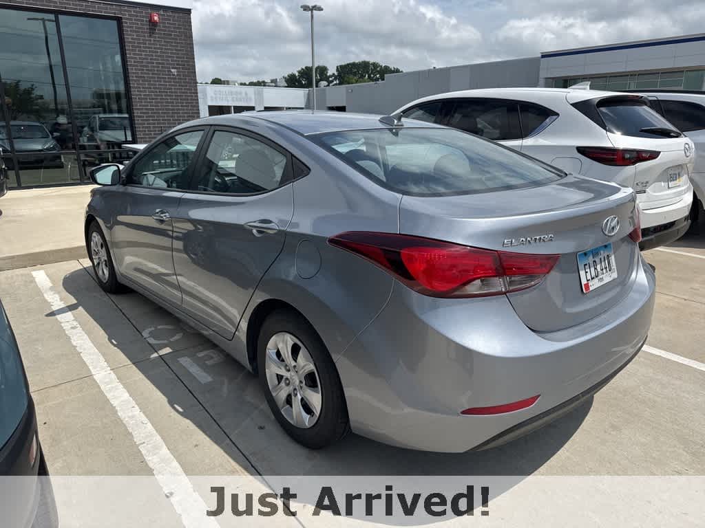 Thumbnail: 2016 Hyundai Elantra - 4