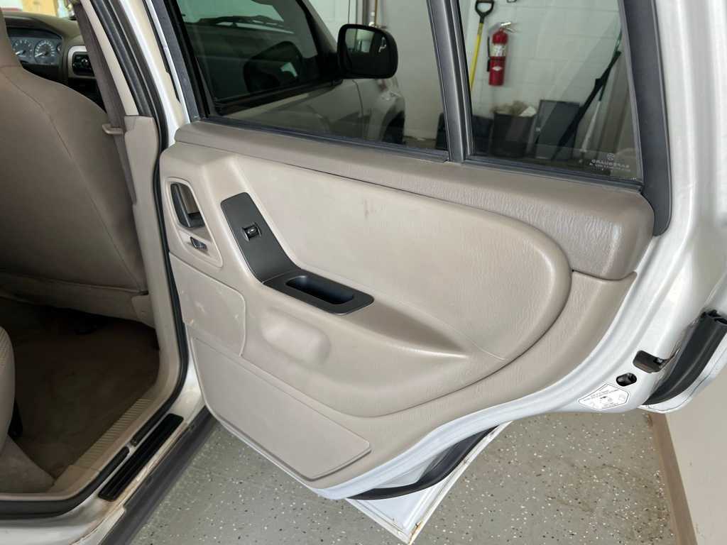 Thumbnail: 2003 Jeep Grand Cherokee - 20