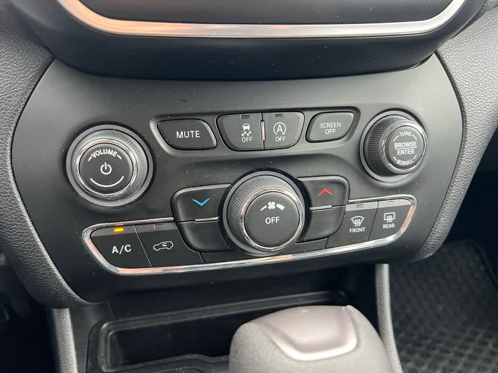 Thumbnail: 2019 Jeep Cherokee - 23