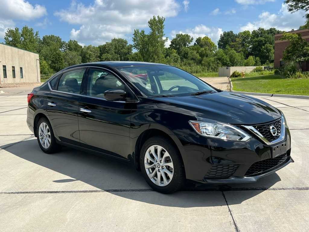 Thumbnail: 2016 Nissan Sentra - 9