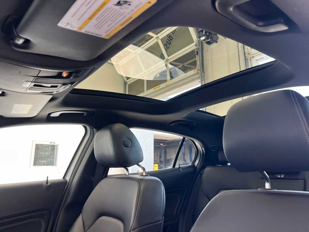 Thumbnail: 2018 Mercedes-Benz GLA - 16