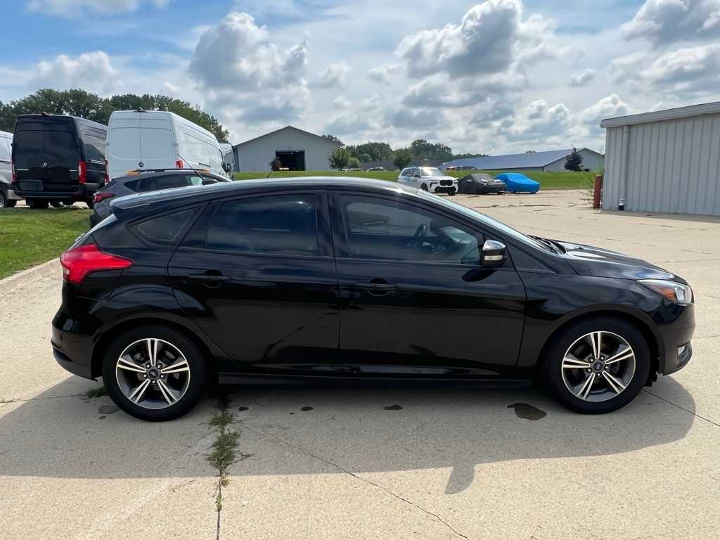 Thumbnail: 2016 Ford Focus - 7