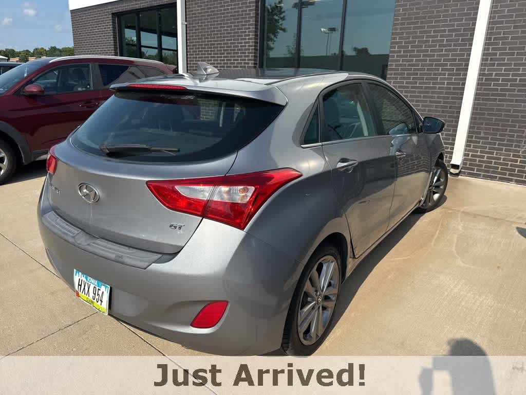 Thumbnail: 2016 Hyundai Elantra - 3