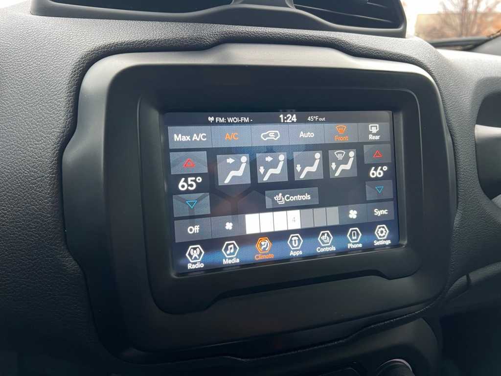 Thumbnail: 2018 Jeep Renegade - 32