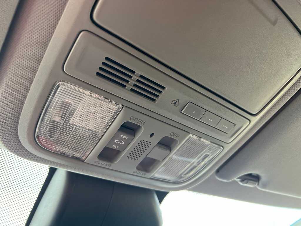 Thumbnail: 2013 Honda Crosstour - 31