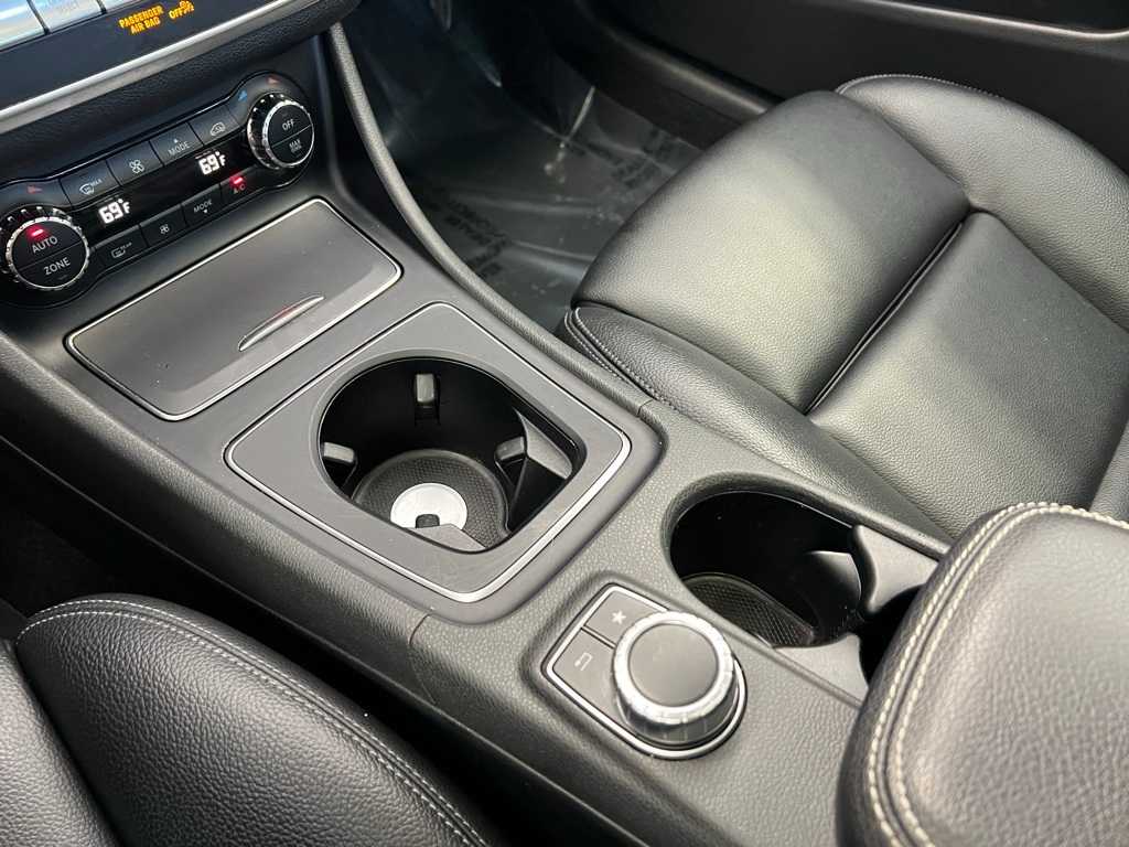 Thumbnail: 2018 Mercedes-Benz GLA - 34