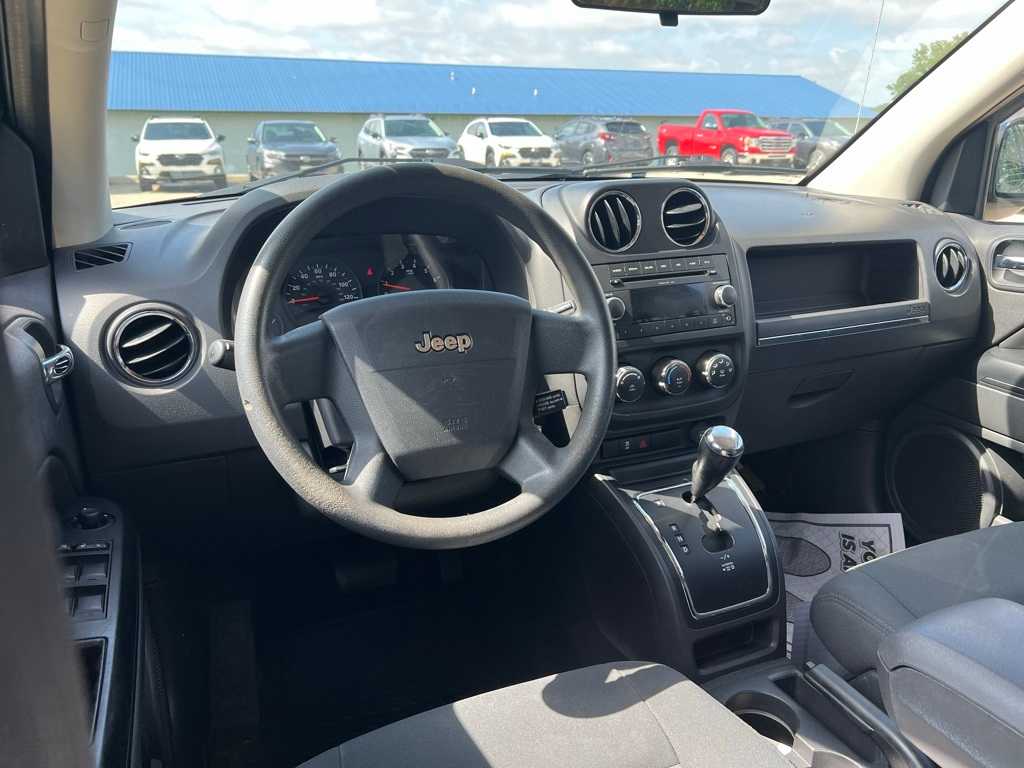 Thumbnail: 2010 Jeep Compass - 19