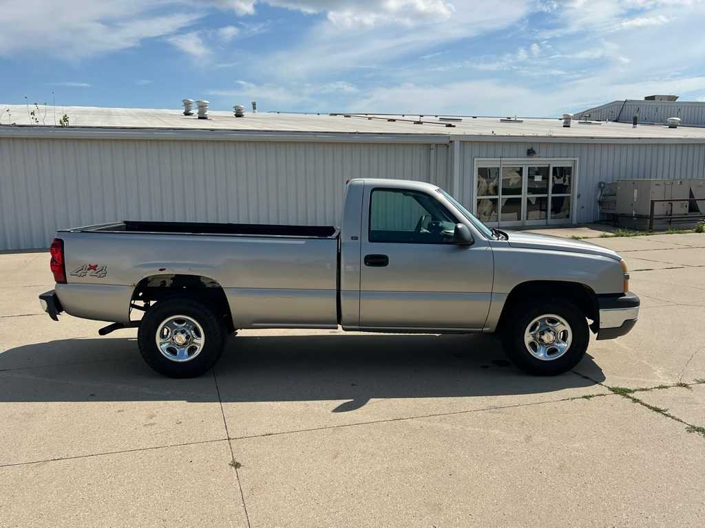 Thumbnail: 2004 Chevrolet Silverado 1500 - 7