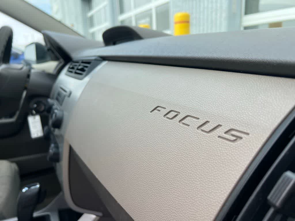 Thumbnail: 2010 Ford Focus - 25