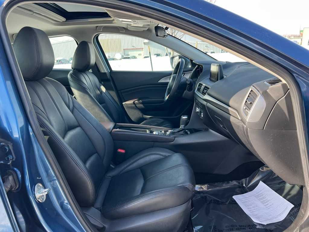 Thumbnail: 2017 Mazda Mazda3 - 18