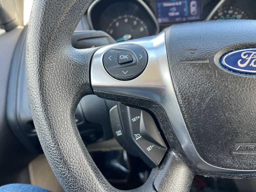 2012 Ford Focus SE 19