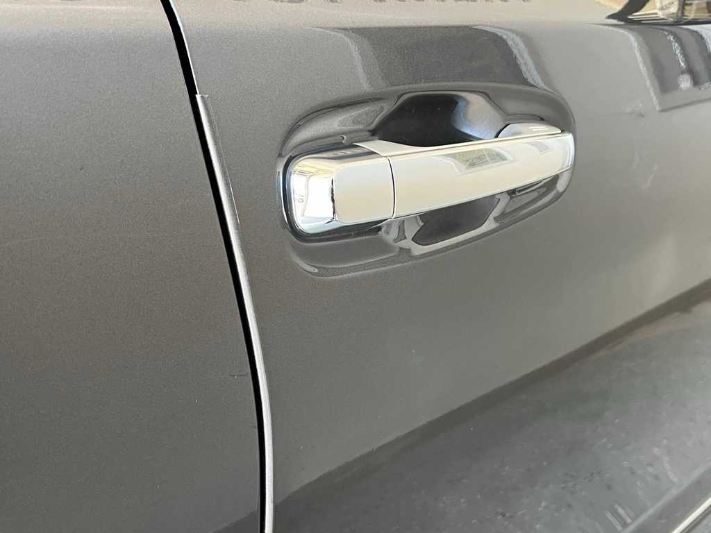 Thumbnail: 2020 Toyota 4Runner - 30