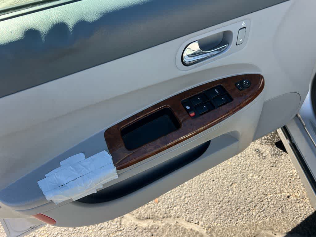 Thumbnail: 2005 Buick LaCrosse - 16