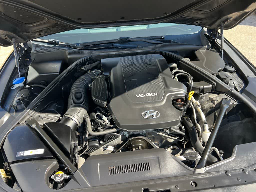 Thumbnail: 2015 Hyundai Genesis - 14