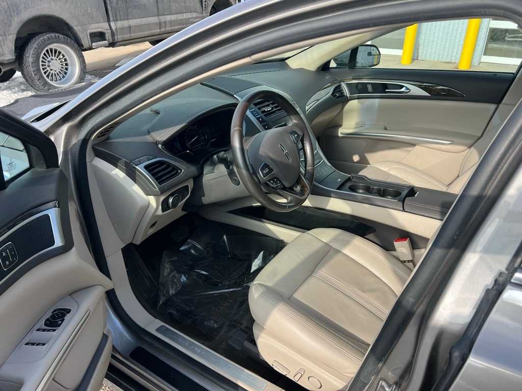 Thumbnail: 2016 Lincoln MKZ - 2