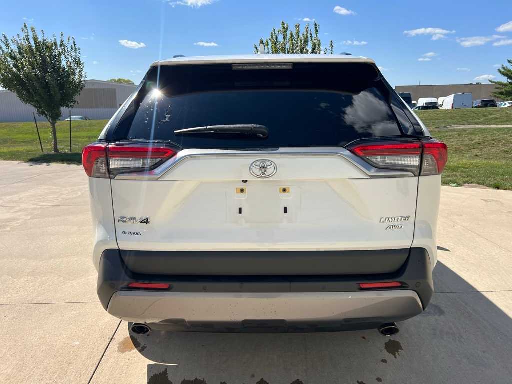Thumbnail: 2020 Toyota RAV4 - 9