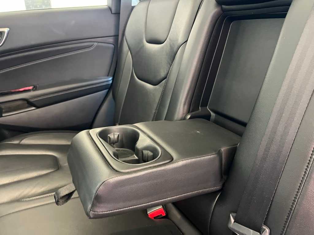Thumbnail: 2019 Ford Edge - 17