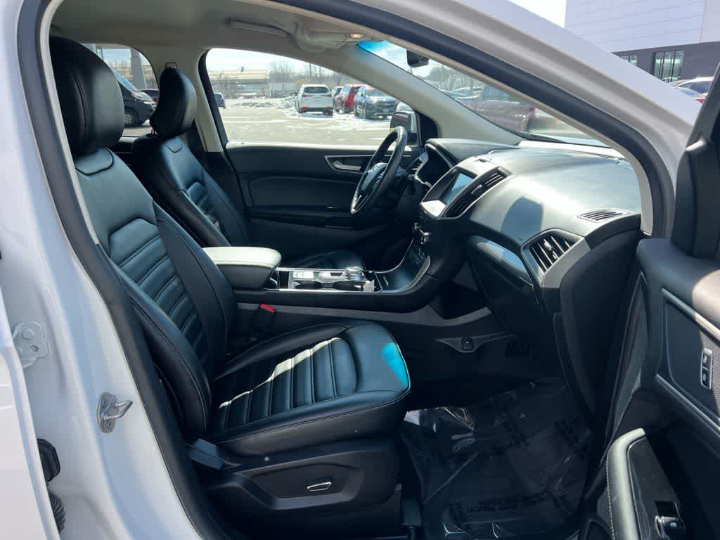 Thumbnail: 2019 Ford Edge - 21