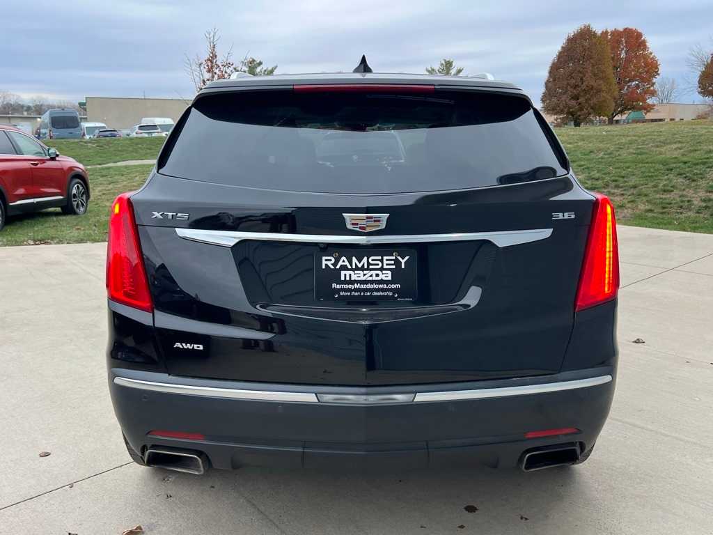 Thumbnail: 2017 Cadillac XT5 - 5