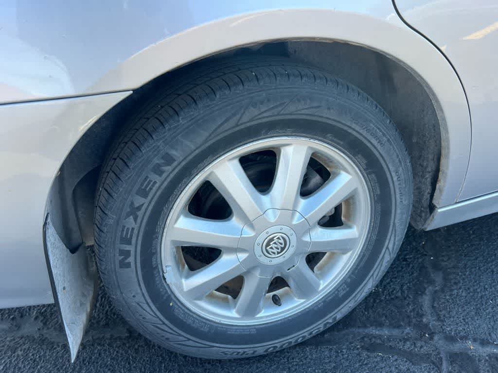 Thumbnail: 2005 Buick LaCrosse - 12