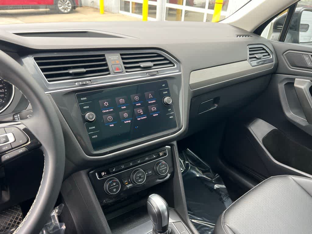 Thumbnail: 2021 Volkswagen Tiguan - 28